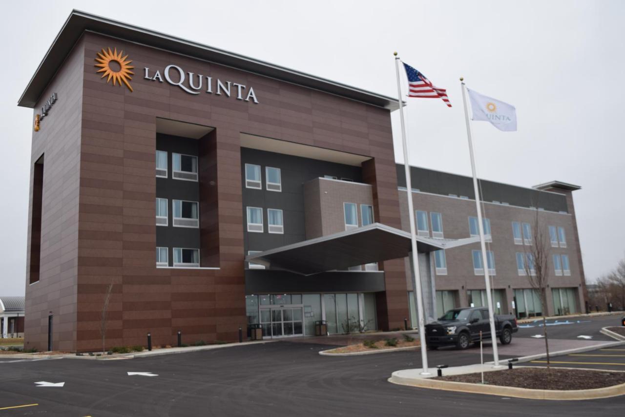 La Quinta Inn & Suites By Wyndham Louisville Ne - Old Henry Rd Екстер'єр фото