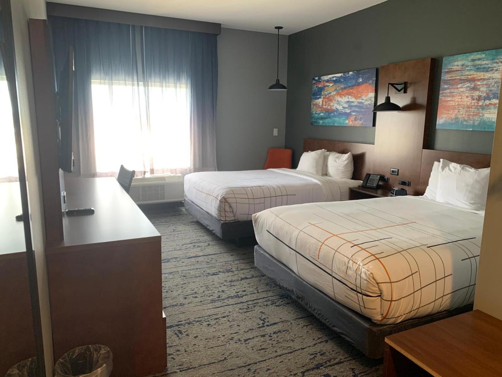 La Quinta Inn & Suites By Wyndham Louisville Ne - Old Henry Rd Екстер'єр фото