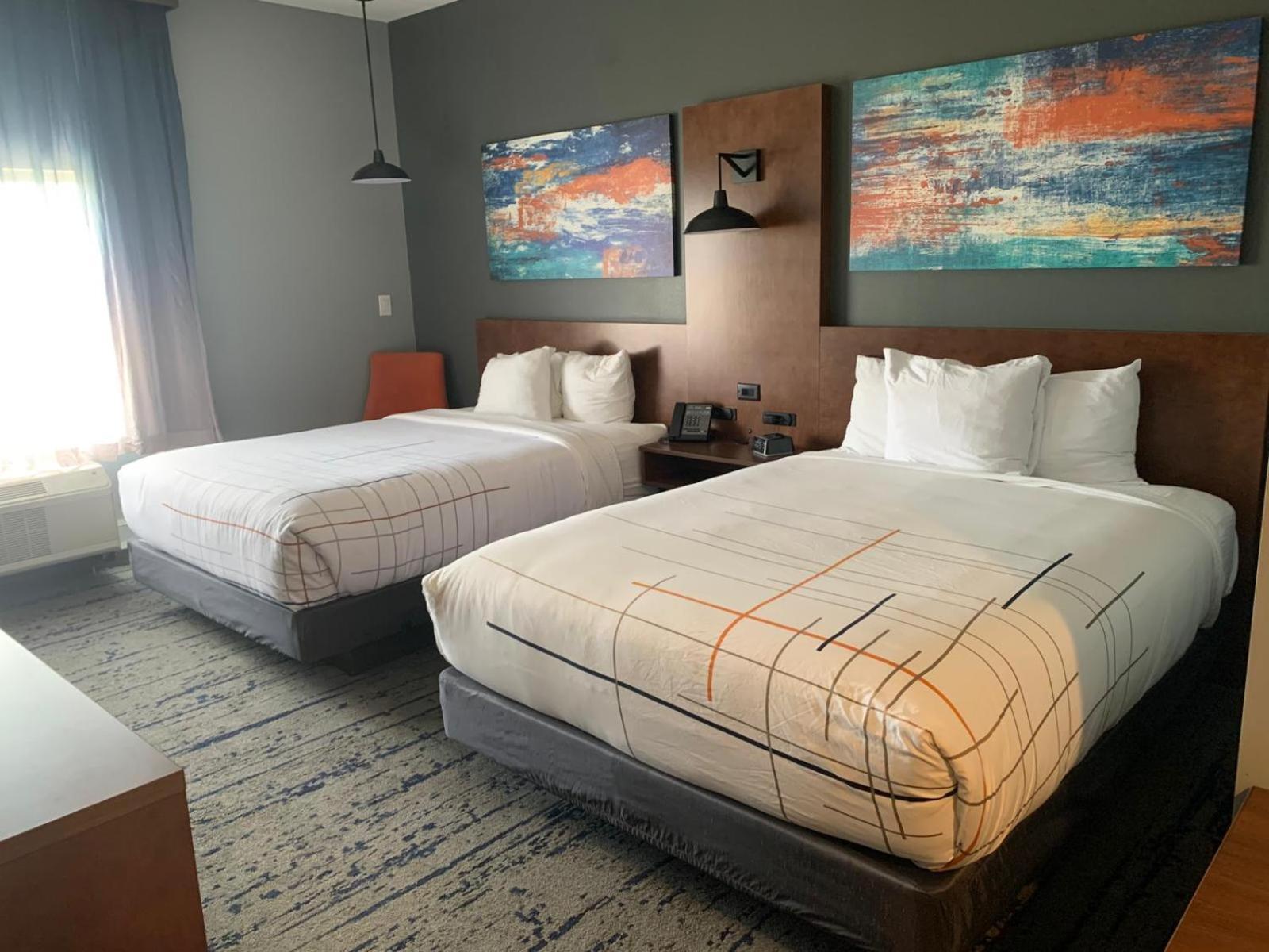 La Quinta Inn & Suites By Wyndham Louisville Ne - Old Henry Rd Екстер'єр фото